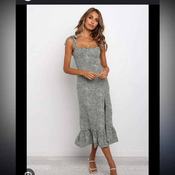 Petal and pup Carmen Dress - Picture 1 of 3